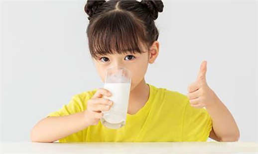 高端兒童配方奶粉【伊百分】 — “伊”百分的好評、“伊”百分的喜愛