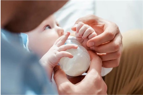 喂養(yǎng)寶寶時(shí)需要注意的幾個(gè)方面