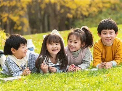 家有“小靦腆”娃？這4招幫TA變勇敢！